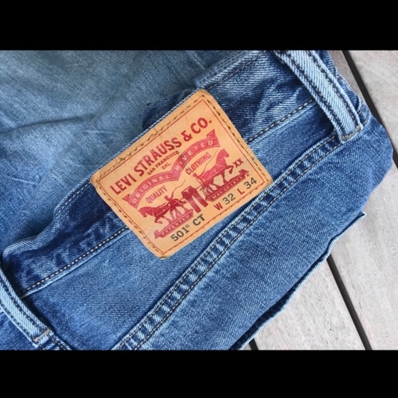 LEVI’S Dark Blue Button Down Jeans - Picture 5 of 6